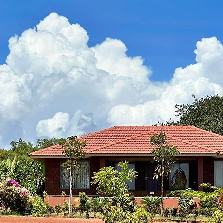 Regenta Resort Mango Village Guhagar Kudān Exterior foto